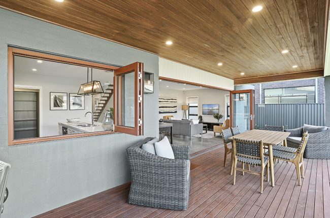 Newport 270 outdoor entertaining area with timber cover