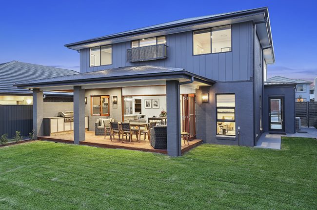 Newport 270 outdoor entertaining area with full outdoor furniture set up