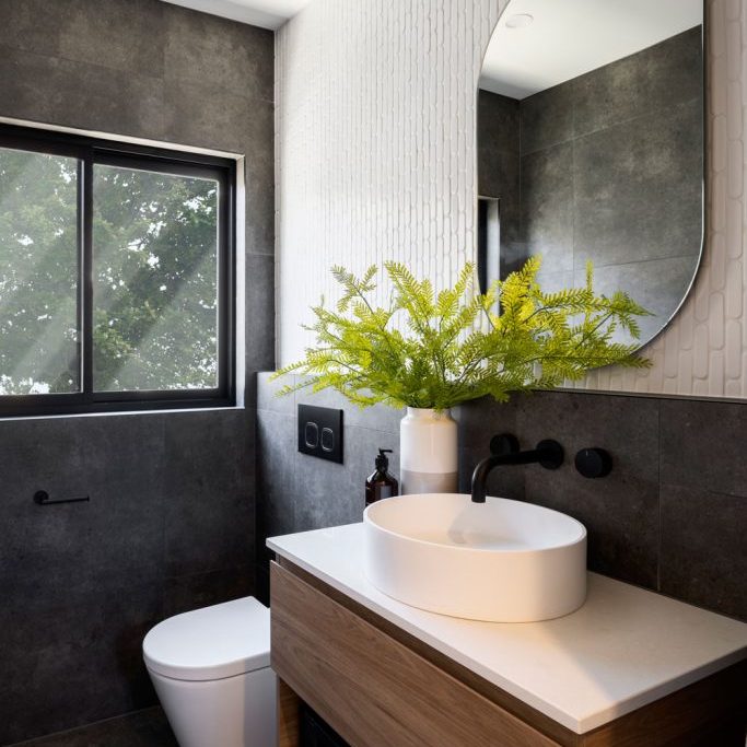 freature tile pattern in Cayman 287 display home