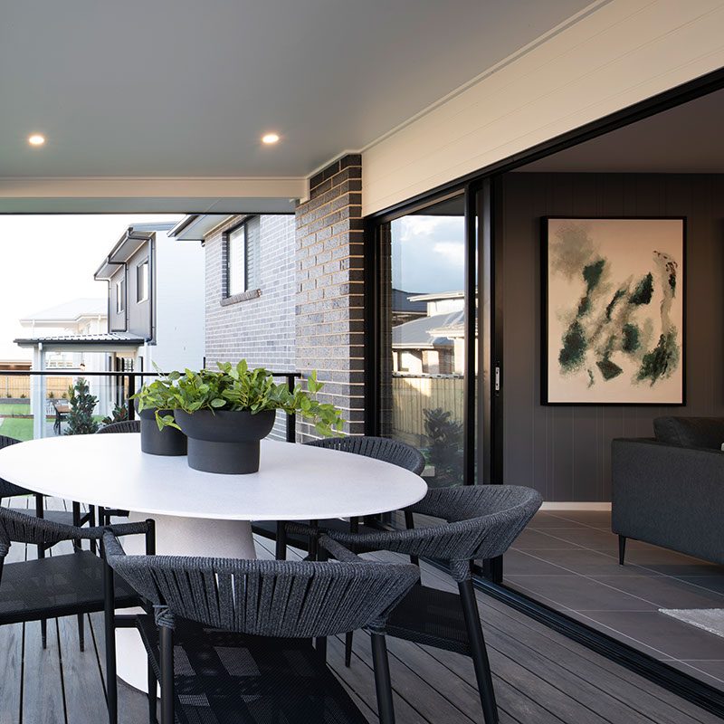 San Tropez 273, Box Hill
